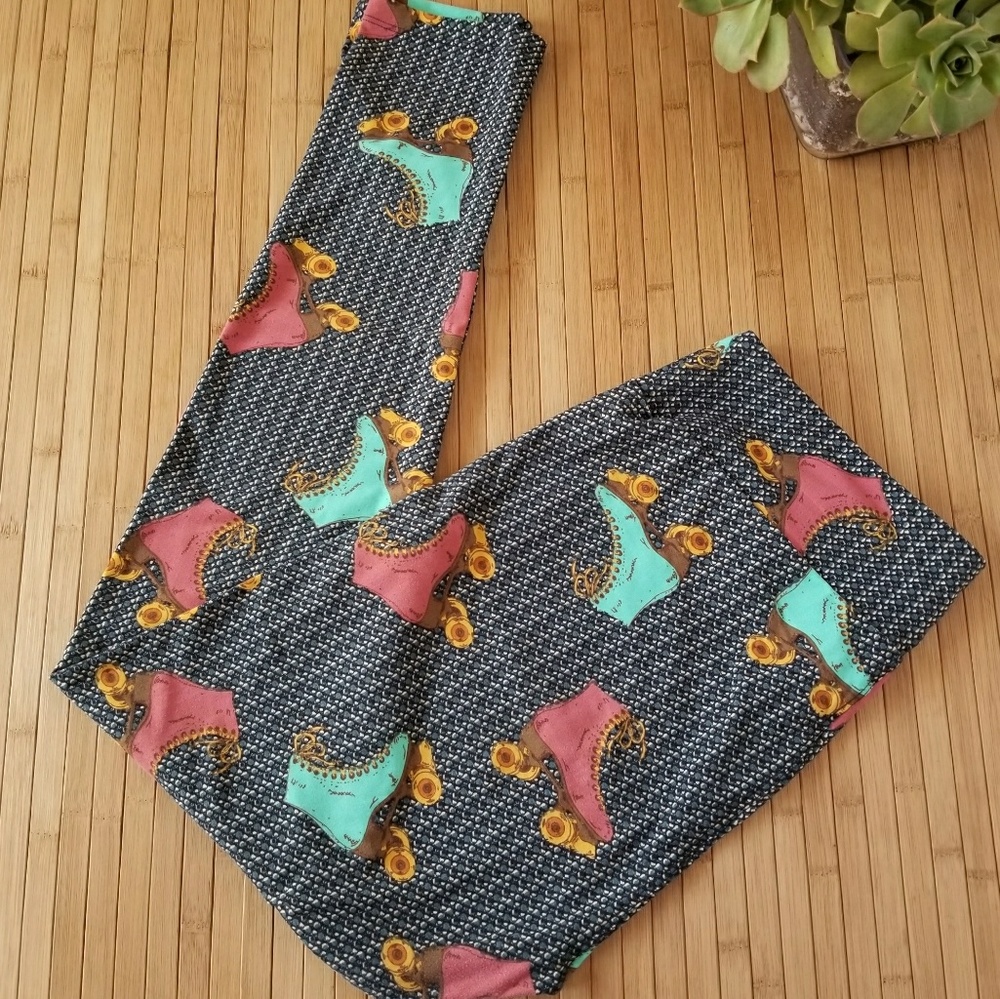 EUC Lularoe TC Leggings Roller Skates
